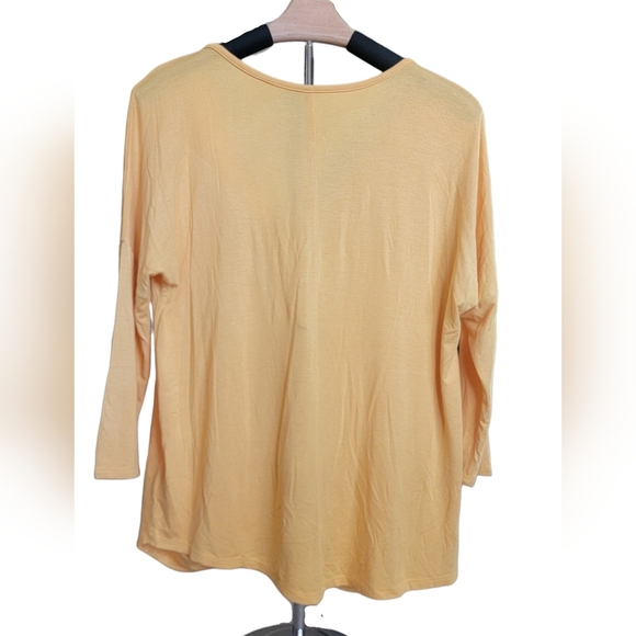 A.n.a Front twist blouse - Picture 2 of 3